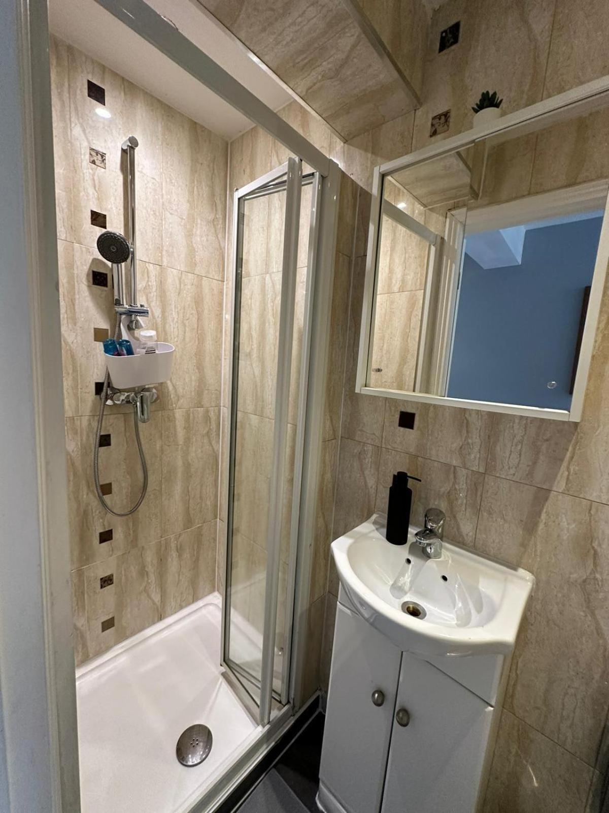 Cosy 2 Bedrooms Apartment London Eksteriør billede